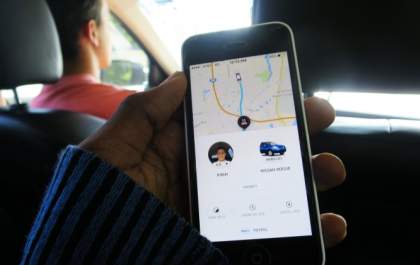 Bandidos armados rendem motorista de Uber e o obrigam a fazer corrida