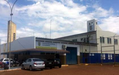 Nervosa ao passar por revista íntima, mulher é flagrada com maconha