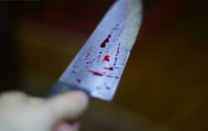 Homem invade casa e tenta matar ex-mulher a facadas