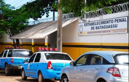 Presídio fecha e 60 detentos são soltos com tornozeleiras