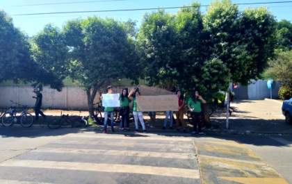 Alunos de escola pública de Três Lagoas realizam manifestação