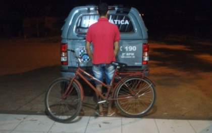 Bicicleta furtada é recuperada e autor é preso