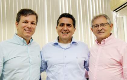 Marco Pilla fala sobre regularização fundiária de imóveis urbanos de Andradina com vereadores