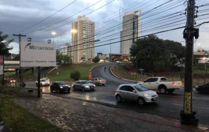 Meteorologia alerta para fenômeno com chuva forte, raios e granizo