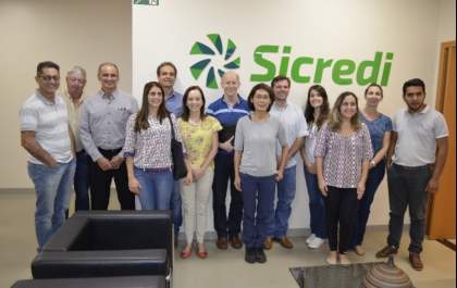 Sicredi Pantanal MS recebe alunos e professores da UFMS