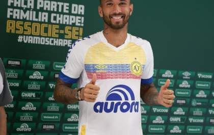 Após tragédia com a Chapecoense, Leandro Pereira retorna à equipe: ‘Sempre vai ser minha casa’