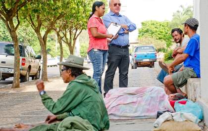 Vereador Adão da Apae busca soluções para retirada dos moradores de rua