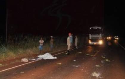 Mulher morre após ser atropelada e sofrer várias fraturas em rodovia
