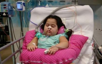 Aos 3 anos, Sophie só pode voltar para casa se conseguir 42 mil para aparelho