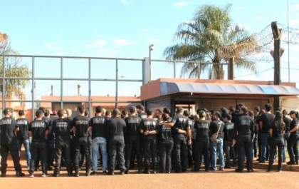 Agentes penitenciários federais “param” por novas convocações e mais segurança