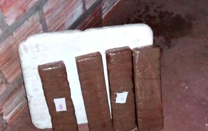 Homem é preso com mais de três quilos de maconha armazenada em caixa de isopor