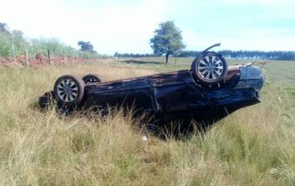 Acidente envolvendo três veículos fere motociclista gravemente