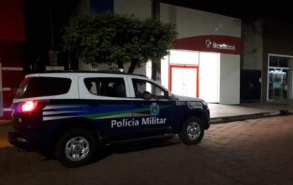 Quatro são presos enquanto tentavam abrir cofre de agência do Bradesco