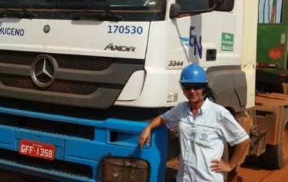 Mulher motorista de Tritrem vence preconceitos e enche os filhos de orgulho