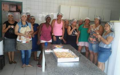 CRAS Castilho encerra curso de culinária com aula prática