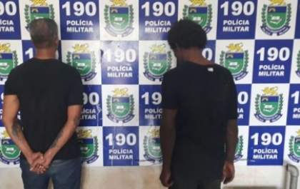 Homem é preso por tráfico de drogas na praça da rodoviária