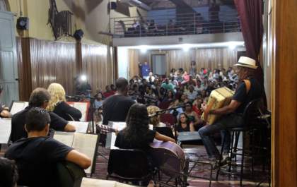 Governo de Andradina celebra Dia das Mães com apresentações culturais