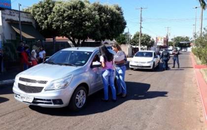Servidores de Inocência saem às ruas para mobilizar a população