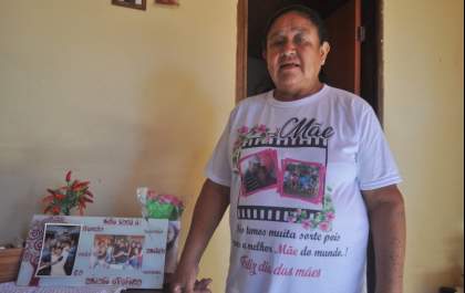 Dona Catarina fala do amor e do vazio após perder o filho com câncer na coluna