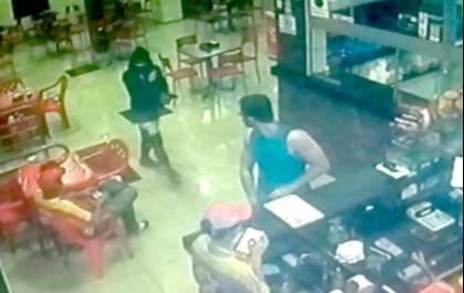 Polícia procura ladrão armado que roubou R$ 350 de lanchonete no centro