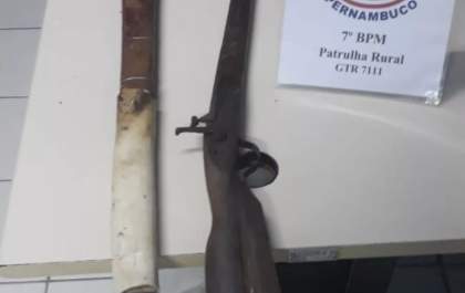 Homem é assassinado com golpes de machado na cabeça feito pelo filho