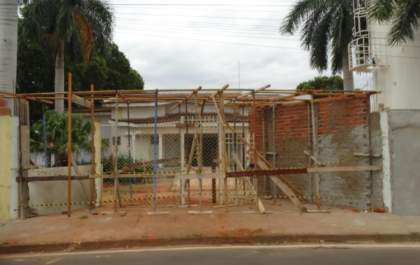 Prefeita Fátima vistoria reforma da creche “Musatelles”. Obra está avançada