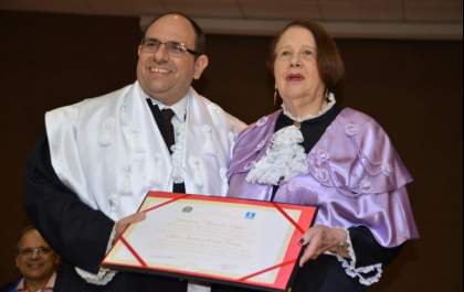 Nita Freire recebe título honoris e elogia generosidade de três-lagoenses