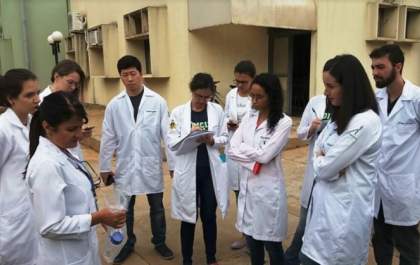 Alunos de Medicina da UFMS participam de aula prática no Setor de Vigilância em Saúde Ambiental