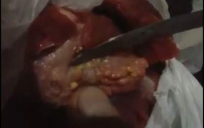 Mercado diz que carne com pus é reação a vacina e vai trocar produto