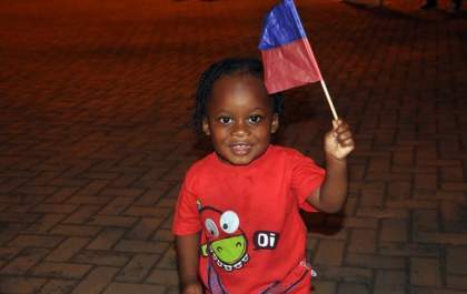 Três-lagoenses prestigiam festividade em alusão ao Dia da Bandeira Haitiana