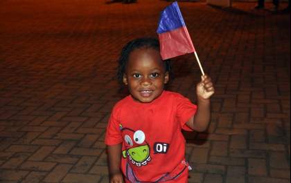 Três-lagoenses prestigiam festividade em alusão ao Dia da Bandeira Haitiana