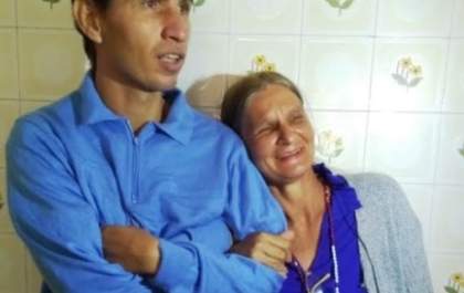 Paciente reencontra filhos após mais de 30 anos