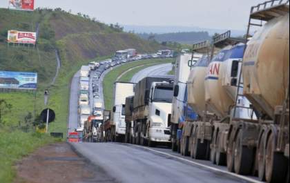 Greve de caminhoneiros pode afetar internet e telefonia móvel