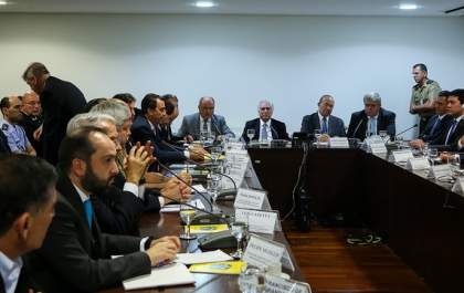 União vai cortar até recursos do SUS e educação para bancar redução do diesel