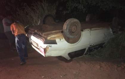 Motorista capota veículo após ver “vultos” em estrada