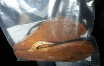 Adolescente é morto com nove golpes de faca e corpo deixado em estrada