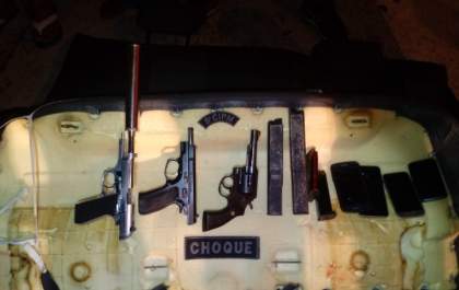 Grupo preso pelo Choque tinha submetralhadora a pistola