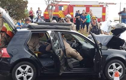 Acidente com quatro carros deixa três pessoas feridas na Capital