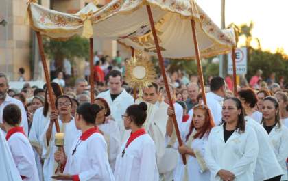 Corpus Christi motiva mensagens da igreja