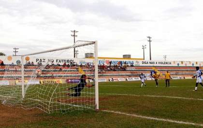 Andradina faz torcida vibrar com vitória no final