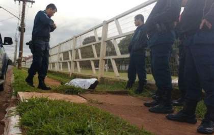 Após madrugada com sensação de 7°C, homem aparece morto em calçada