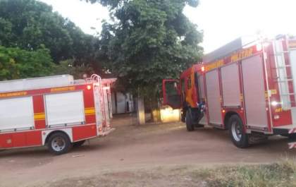 Mulher tenta incendiar residência por três vezes e acaba presa em flagrante