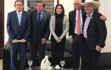 Eduardo Rocha acompanha Angelo Guerreiro e senadores com presidente da Petrobras