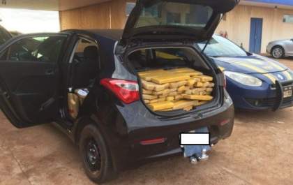 Traficante tenta fugir em mato, mas é preso com 300 kg de maconha