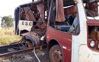 MP vai investigar causas do acidente com ônibus escolar