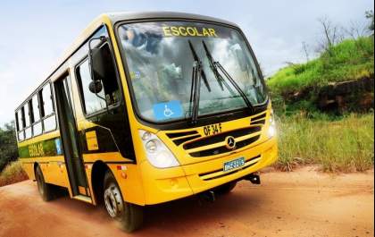 Polêmica: Alunos de escola estadual fazem sexo oral dentro de ônibus rural