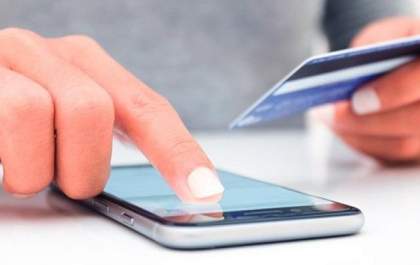 Pesquisa mostra que 74% dos brasileiros usa celular para compras na internet