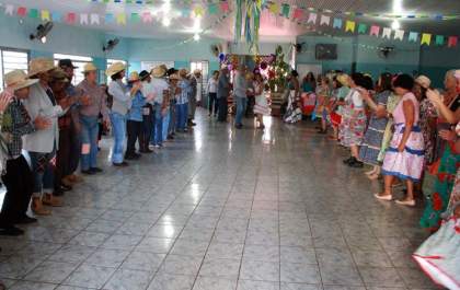 Festa julina promove integração no Centro de Convivência do Idoso