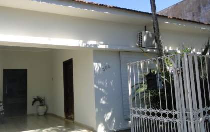 Mulher que abandonou criança ainda não foi localizada