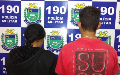 Casal de jovens são presos por tráfico de drogas na Vila Haro em Três Lagoas